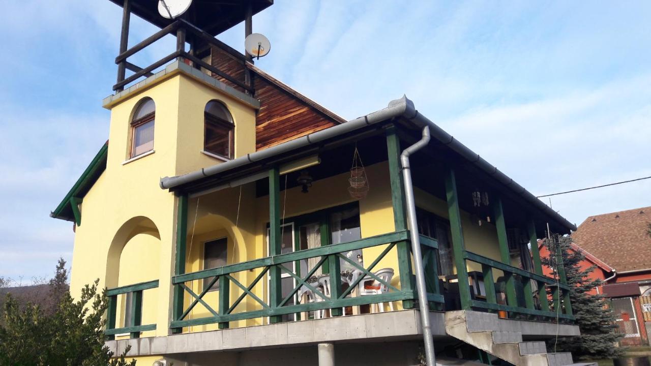Csilla Nyaralo Villa Szentendre Buitenkant foto